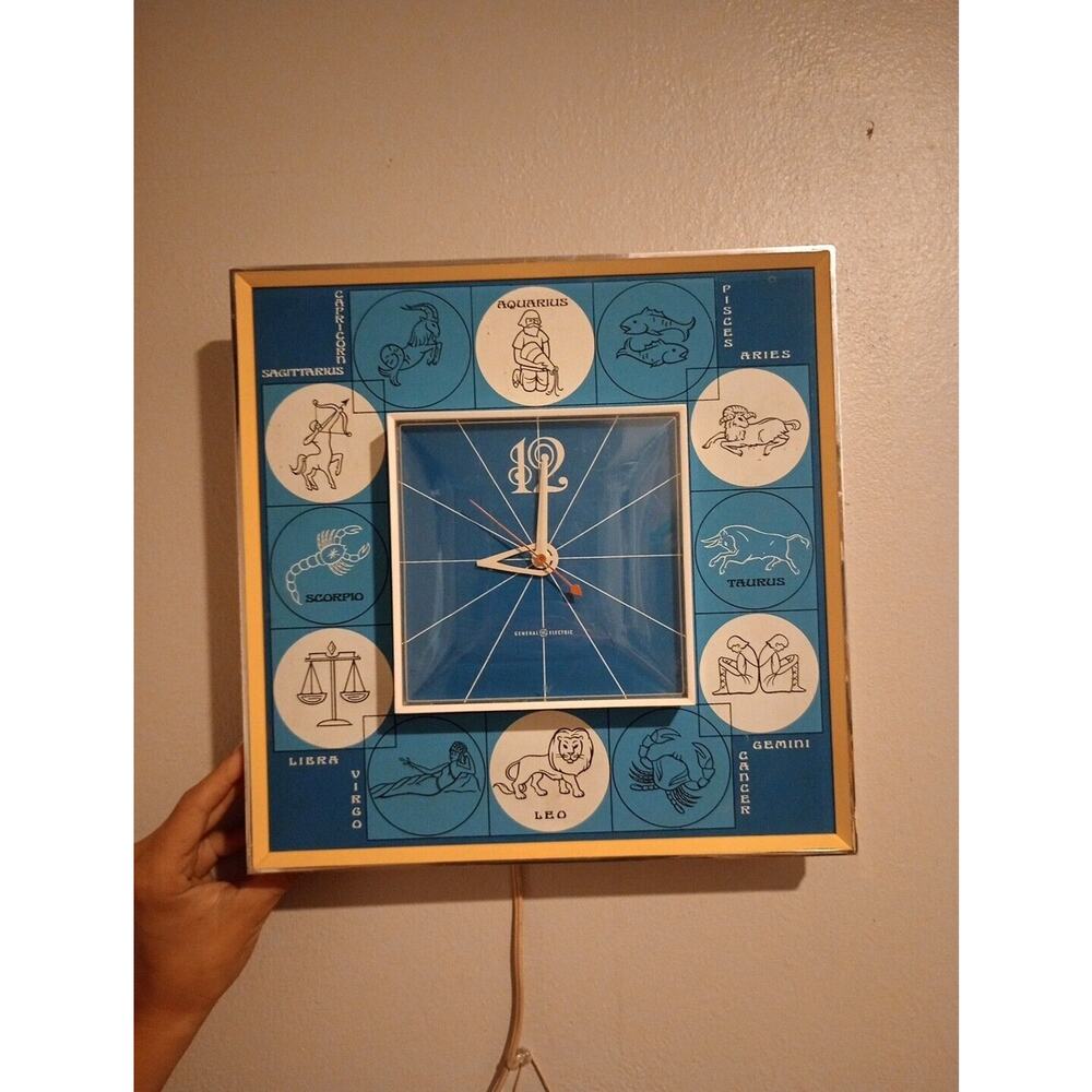 Mid Century General Electric Horoscope Astrology Zodiac Wall Clock #2548 Works!